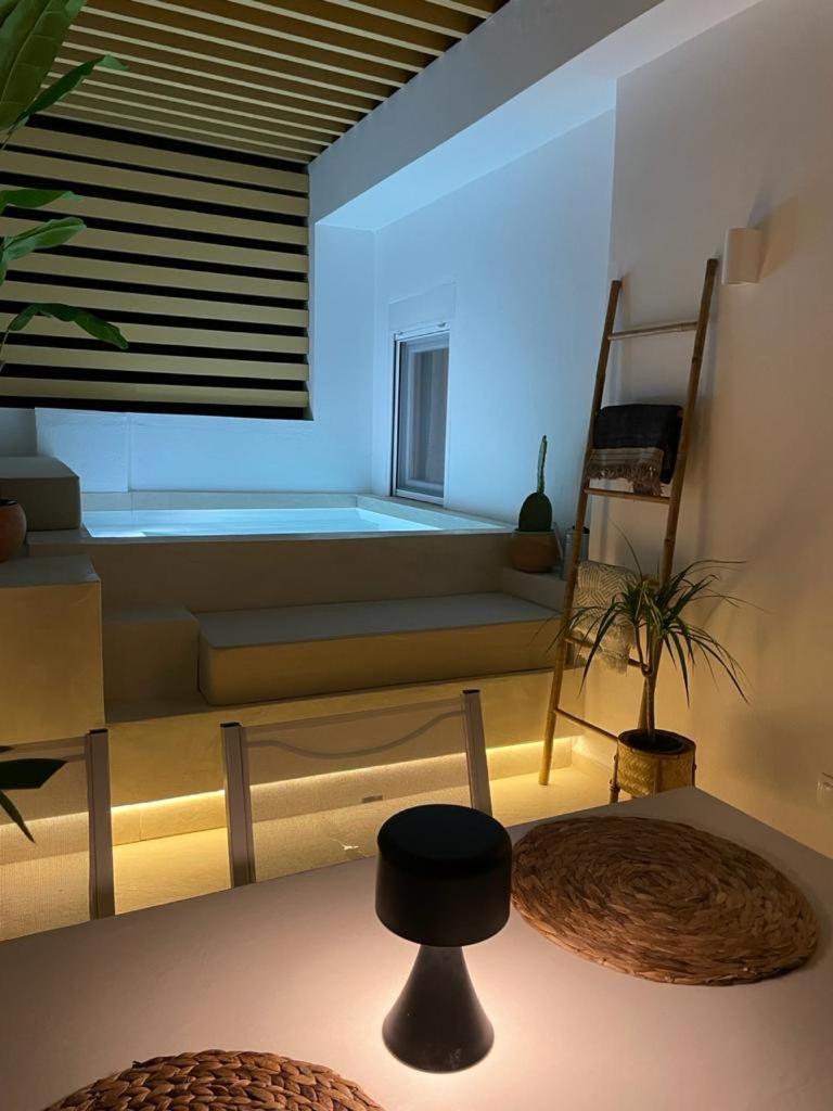Skyhigh, Nilie Hospitality Mgmt Appartement Thessaloniki Buitenkant foto